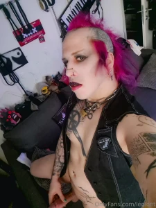 Hey my gf is at work want to come over and play vtm part 7