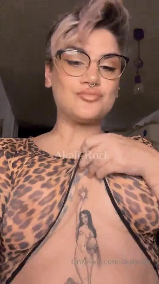 Titty jiggling is better than just titty 