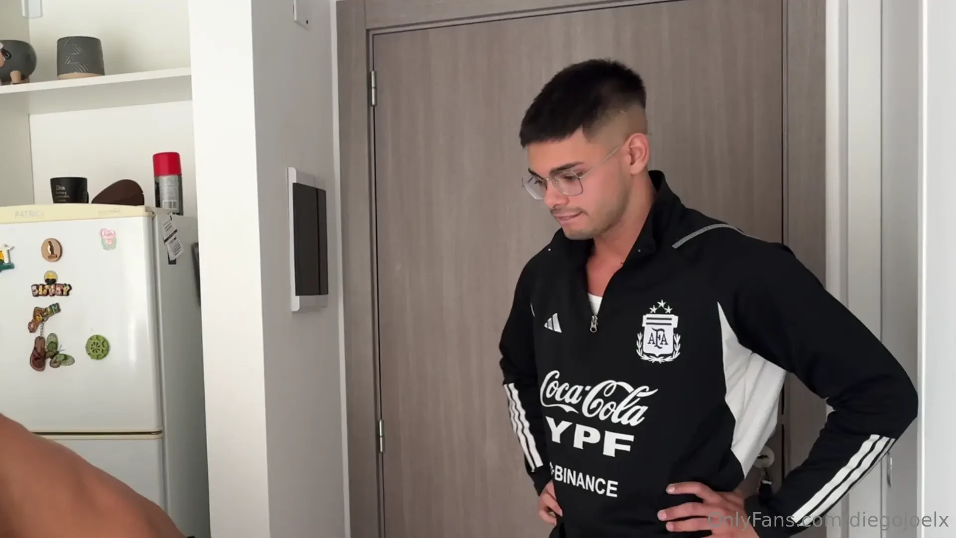 Big package deliver i was working delivering orders until i arrived at part 1 