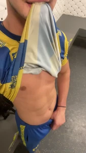 I always warm up when i come to train leave a tip if you would like me