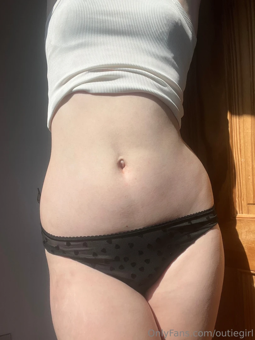 Tummy on view 