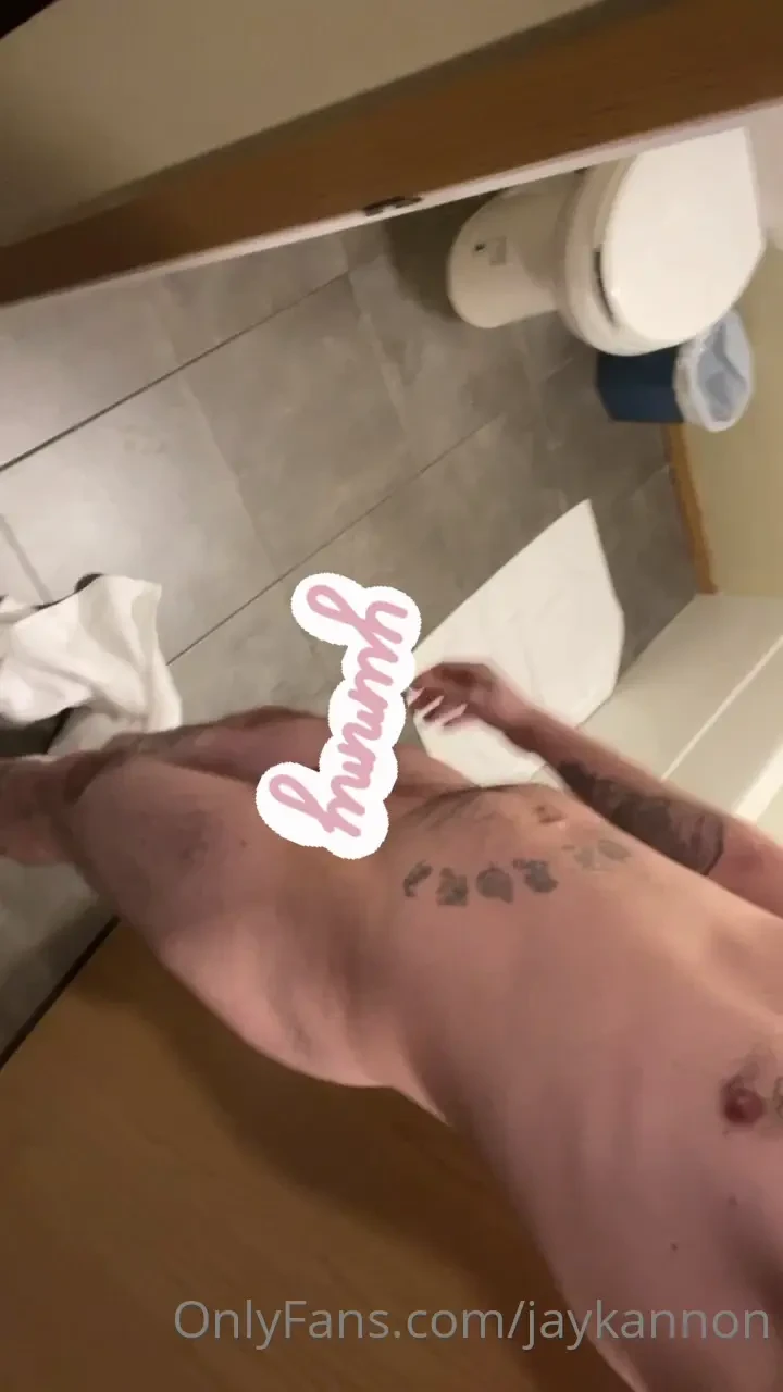 Who else likes to walk around naked and air dry after their shower 