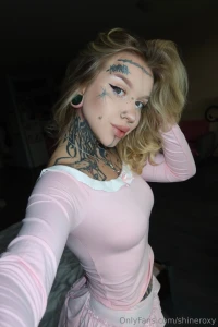 I dream to fly to paris and visit the louvre for me it s not just a part 1