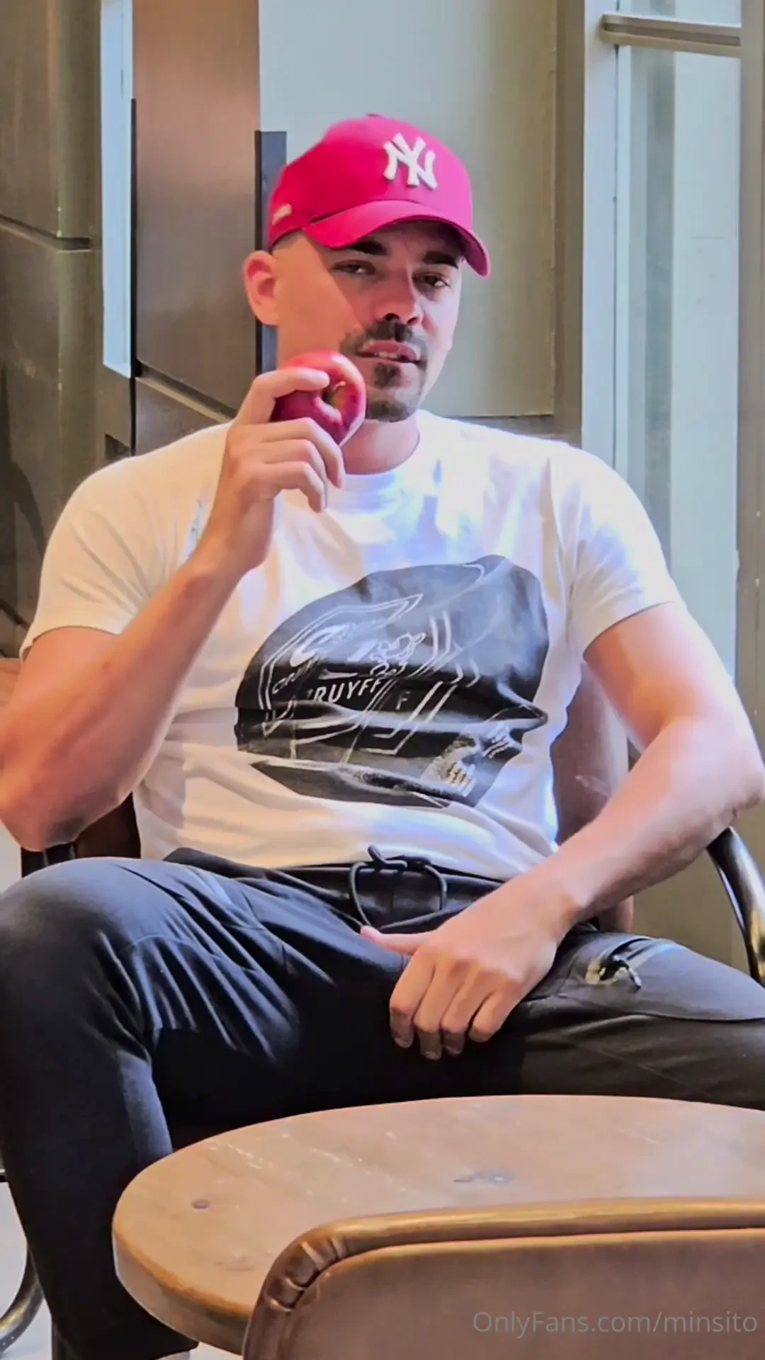 Cuando conoces a un semental cubano como alex_androxxx y terminas 