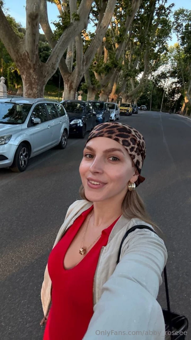 Just a photo from my walk by the way i recorded a new vlog for you 