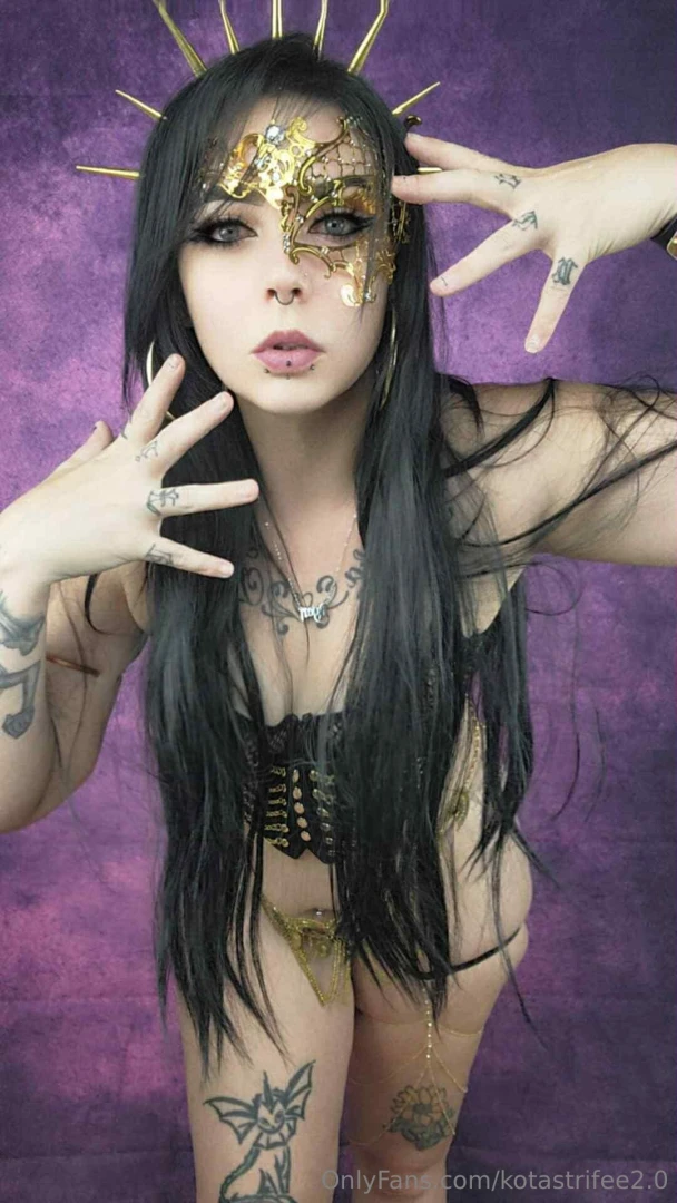 Unlock this new album in your messages 