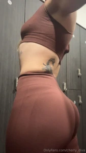 Gym at 5 30am every day before work so i can have a fat ass for you to