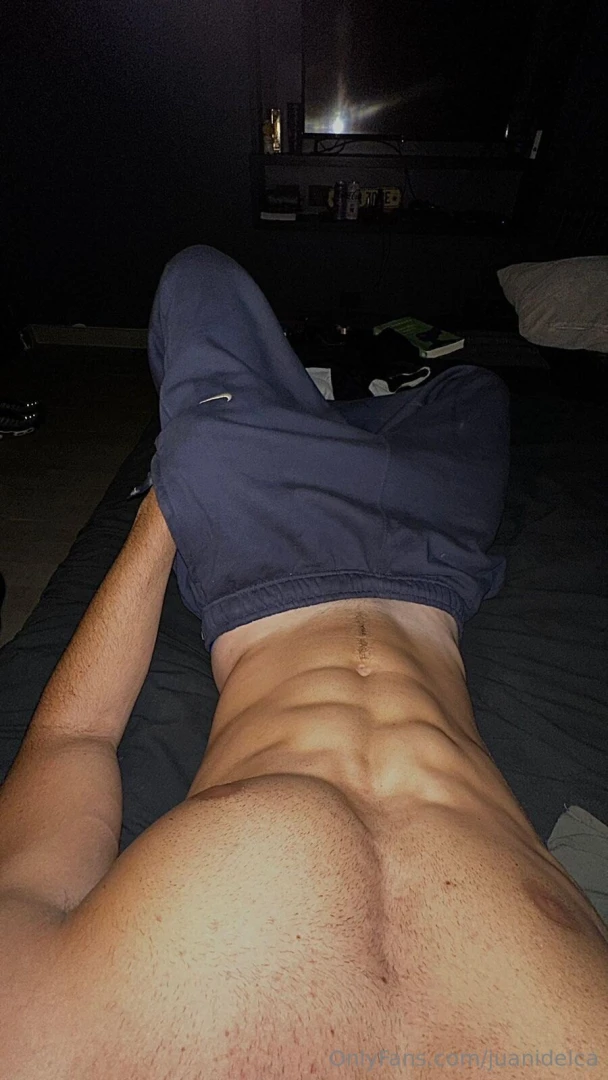 Ya sabes que pasa cuando estoy en mi cama ehh te espero 