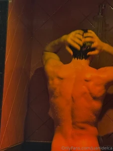 Te antoja acompa arme en la ducha y que te coja bien duro