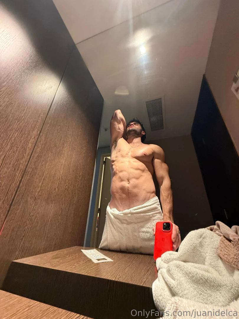 No necesito estar vestido pa dejarte pensando en m 