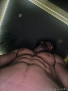 Quisiera tener tu cabeza en las mano en vez del celular