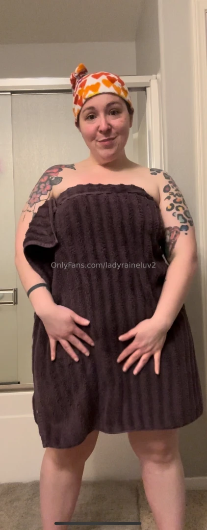 Towel drop and ass clap preview for more see the previous post 