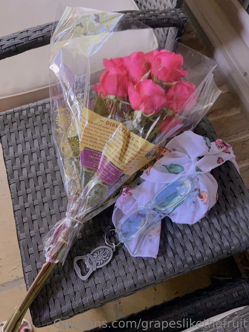 Tip 10 to send me flowers 
