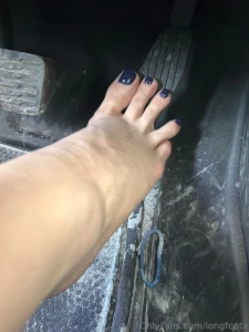 Bare-feet while driving