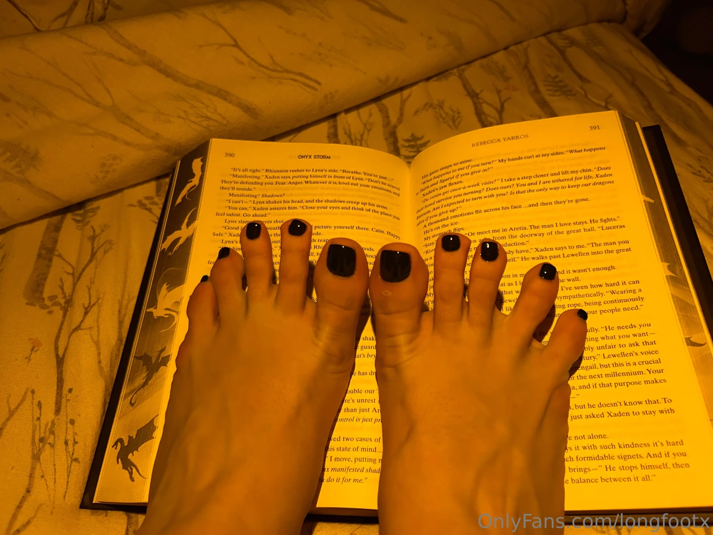 I loveeee late night reading 