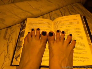 I loveeee late night reading