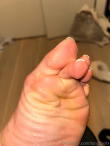 Stinky smelly cheesey toes after work