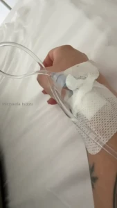 Mil kov pros m netla te na m je v s tu mnoho pot ebuji nyn oporu ne