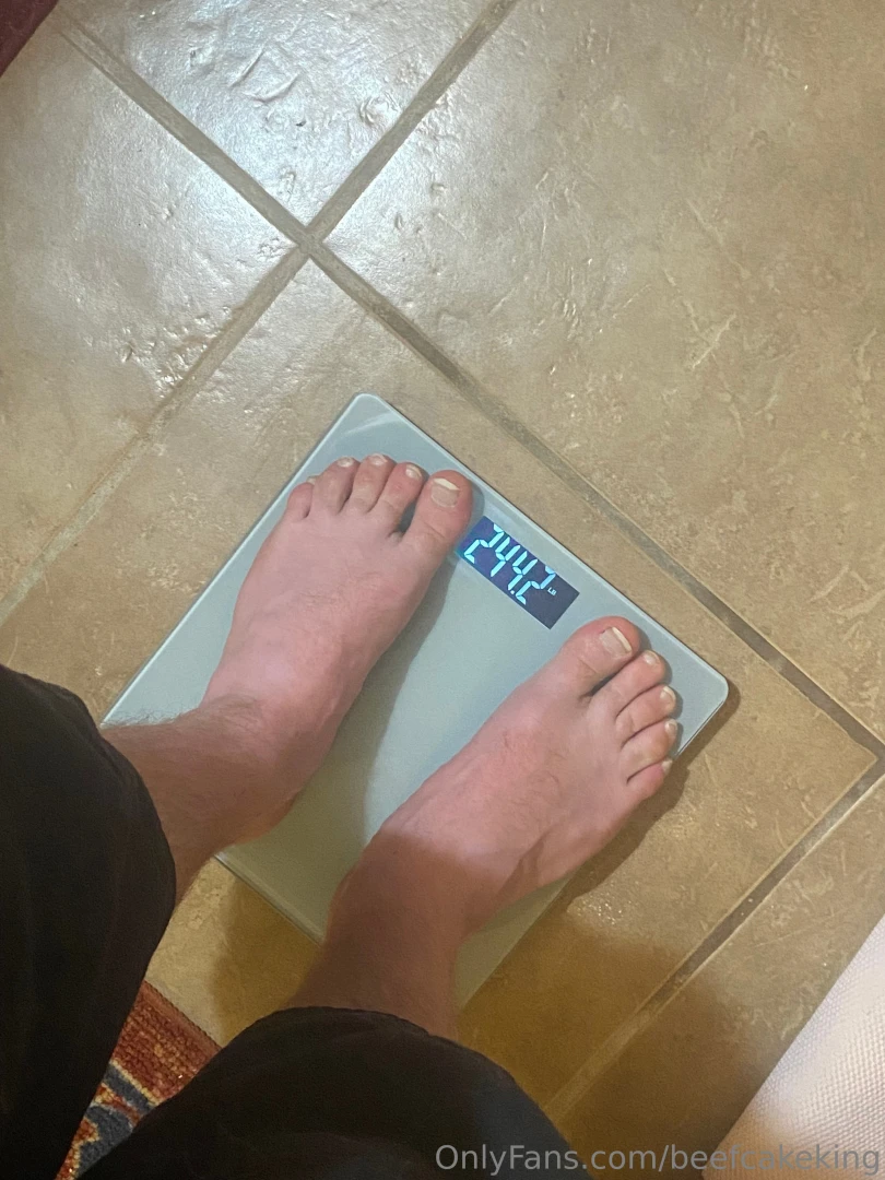 I am literally gaining nearly a pound a day this is insane might be 