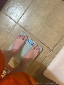 Holy shit keep pumping me full of calories its working