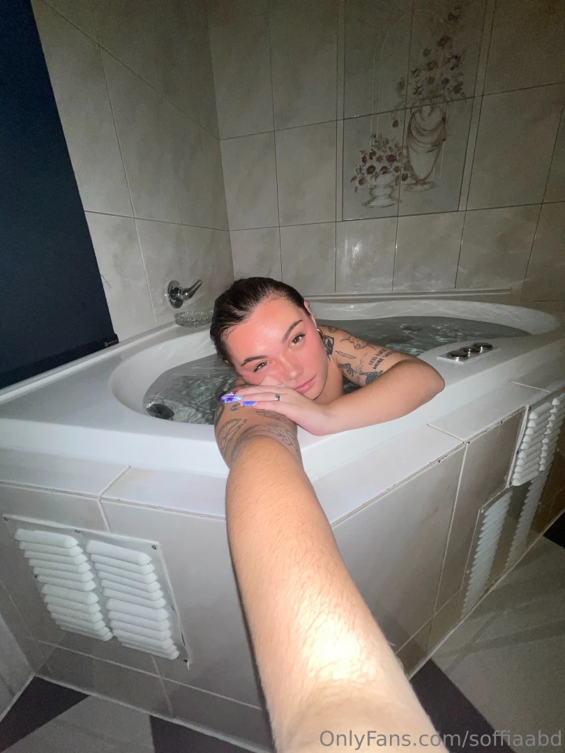 Noche de jacuzzi part 1 