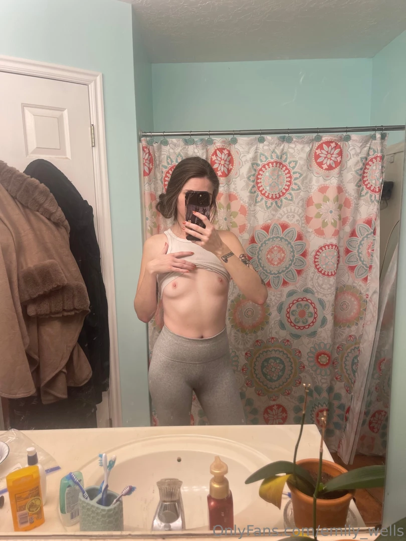 Pre shower selfie for your viewing pleasure 