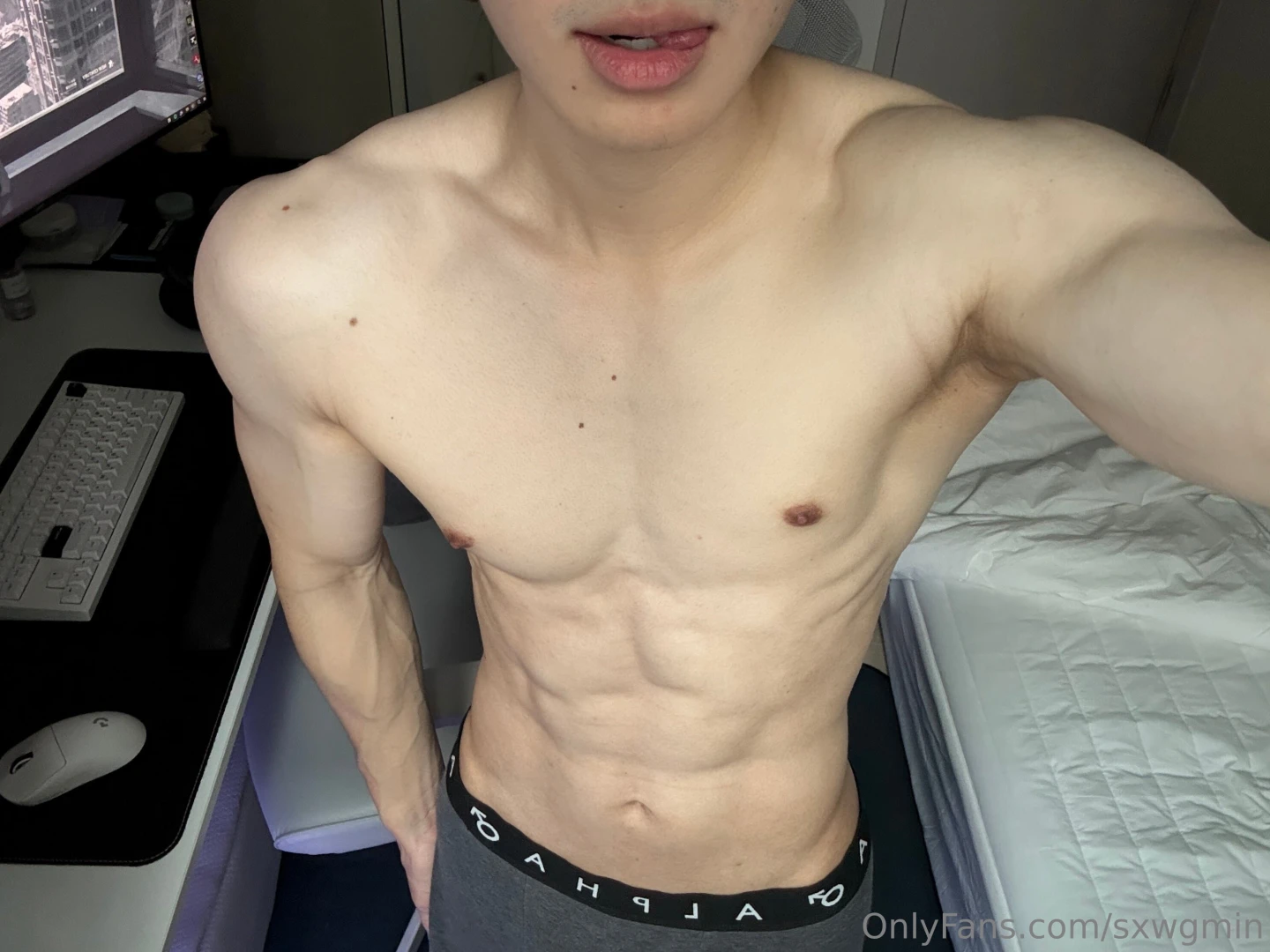 Lmk if you wanna know what it looks like underneath 