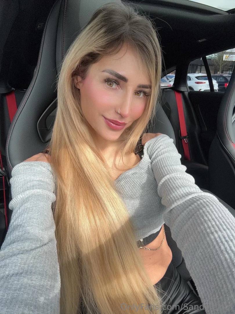 Sitting in my car but where should i go any ideas sitze im auto aber 