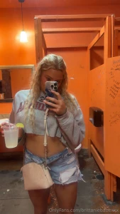 Cropped hoodie kind of night