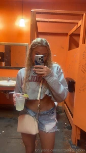 Cropped hoodie kind of night part 1