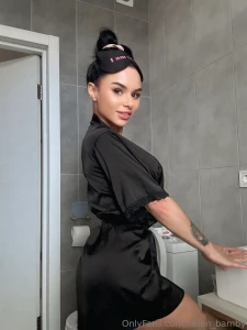 They said be unforgettable so here i am