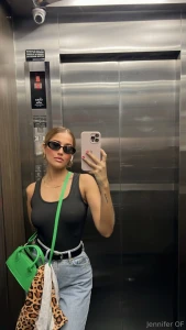 Isn t this outfit soo hottt