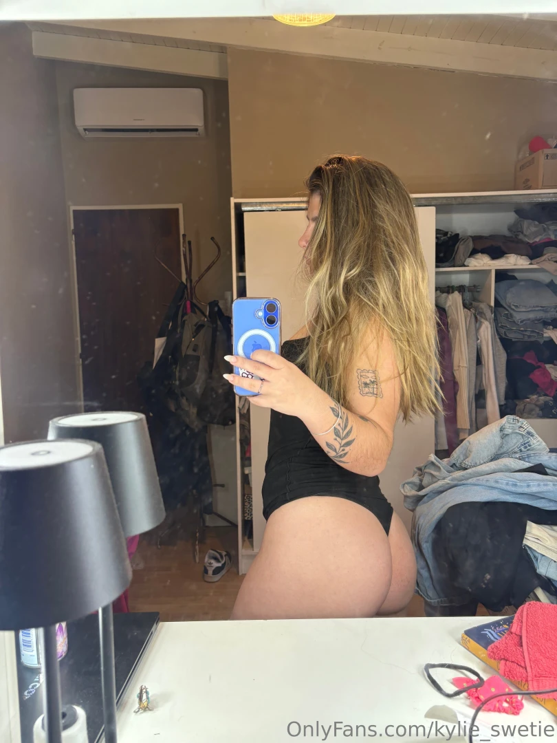 I giggle when i m nervous and when i m wet 