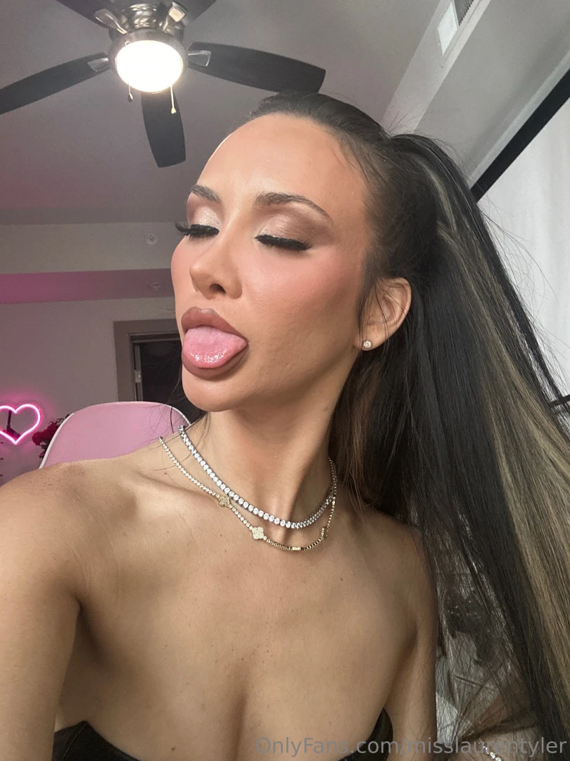 Goodmorning with my silly faces 