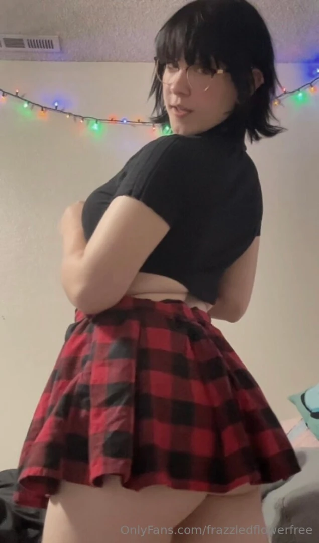 Going live for fansl y subscribers in a couple hours lt 3 link in bio 