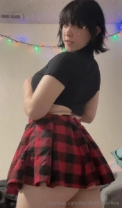 Going live for fansl y subscribers in a couple hours lt 3 link in bio