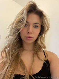 Monday s a tough day maybe i m garfield i can meow i can make lasagna