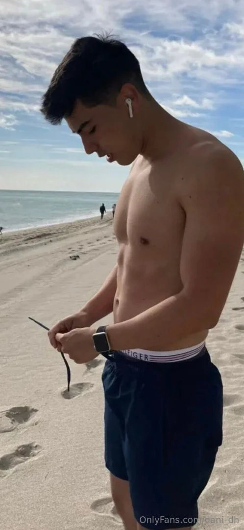 Un oral a este chico guapo lo hice venir 