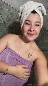 Que rico tomar una ducha juntosss no