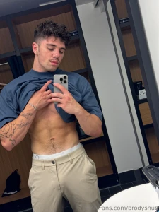 Where all the sexy studs at