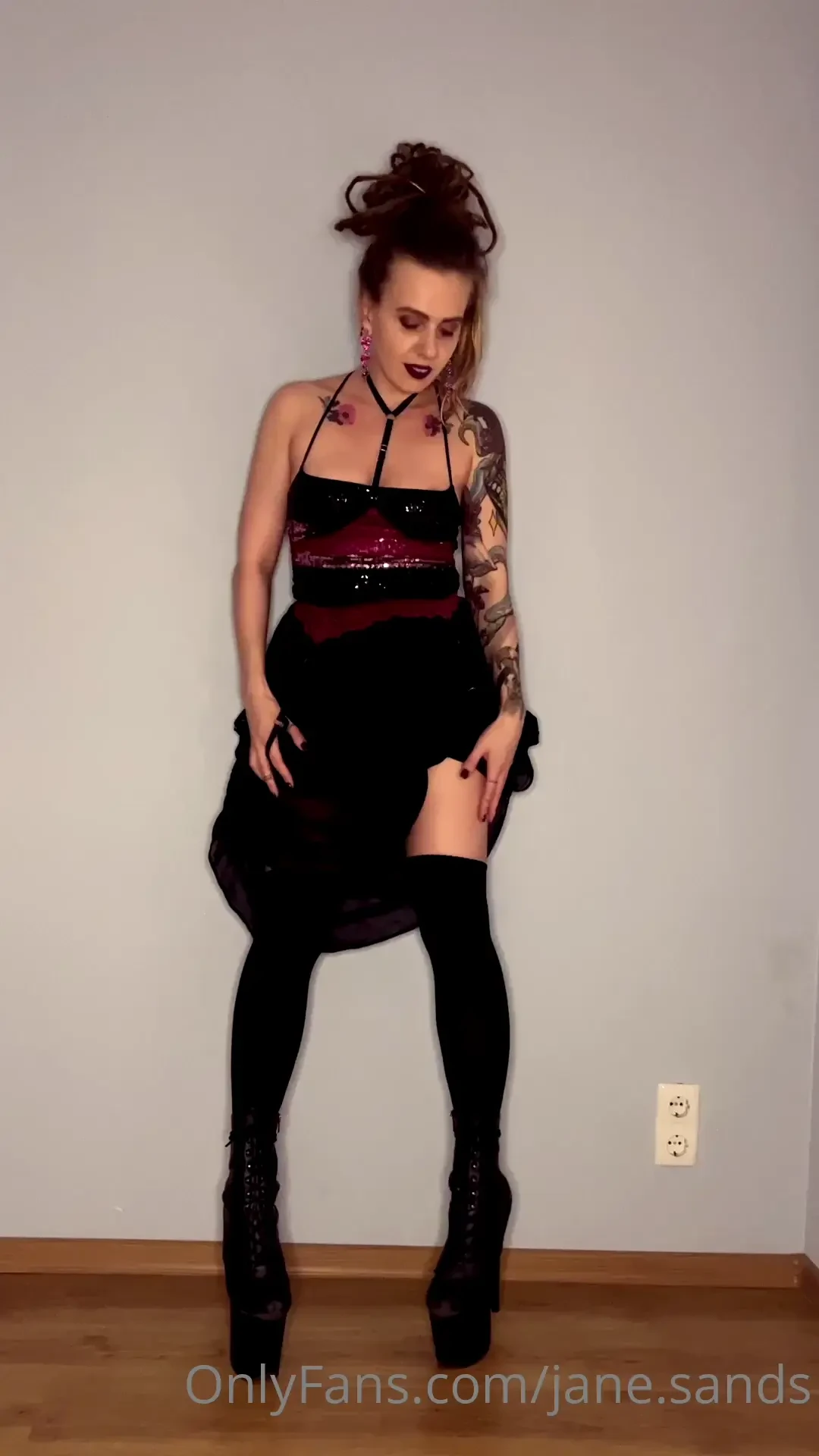 I have a nice tradition every month i send gifts to all my subscribers 