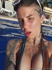 Que bien se ve mi piel bajo el sol part 1