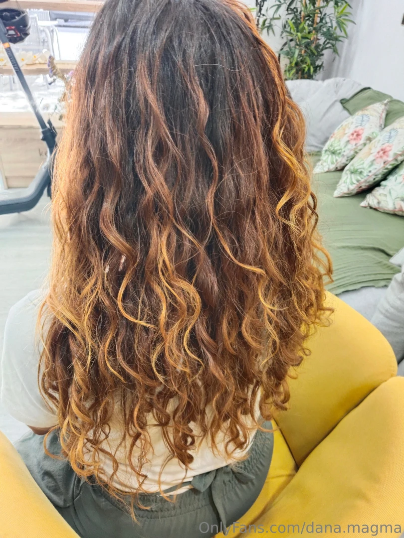 Do you like my hair on a scale from one to five show me 1 you don t 