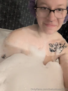 Currently at a fancy hotel in ohio who wants me to make some content