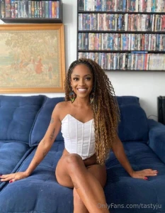 Real enchantress vitoriaxo is the goddess of exclusive content part 859