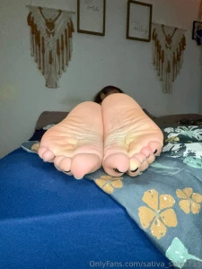 I had a horrible day i need a foot boy to cheer me up with a little part 5