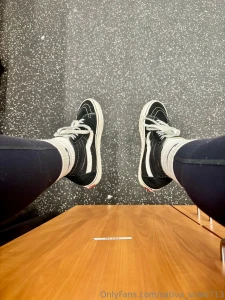 Same stinky feet new front desk gym girl wish i had a pet to keep