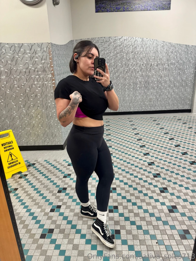 Same stinky feet new front desk gym girl wish i had a pet to keep part 5 