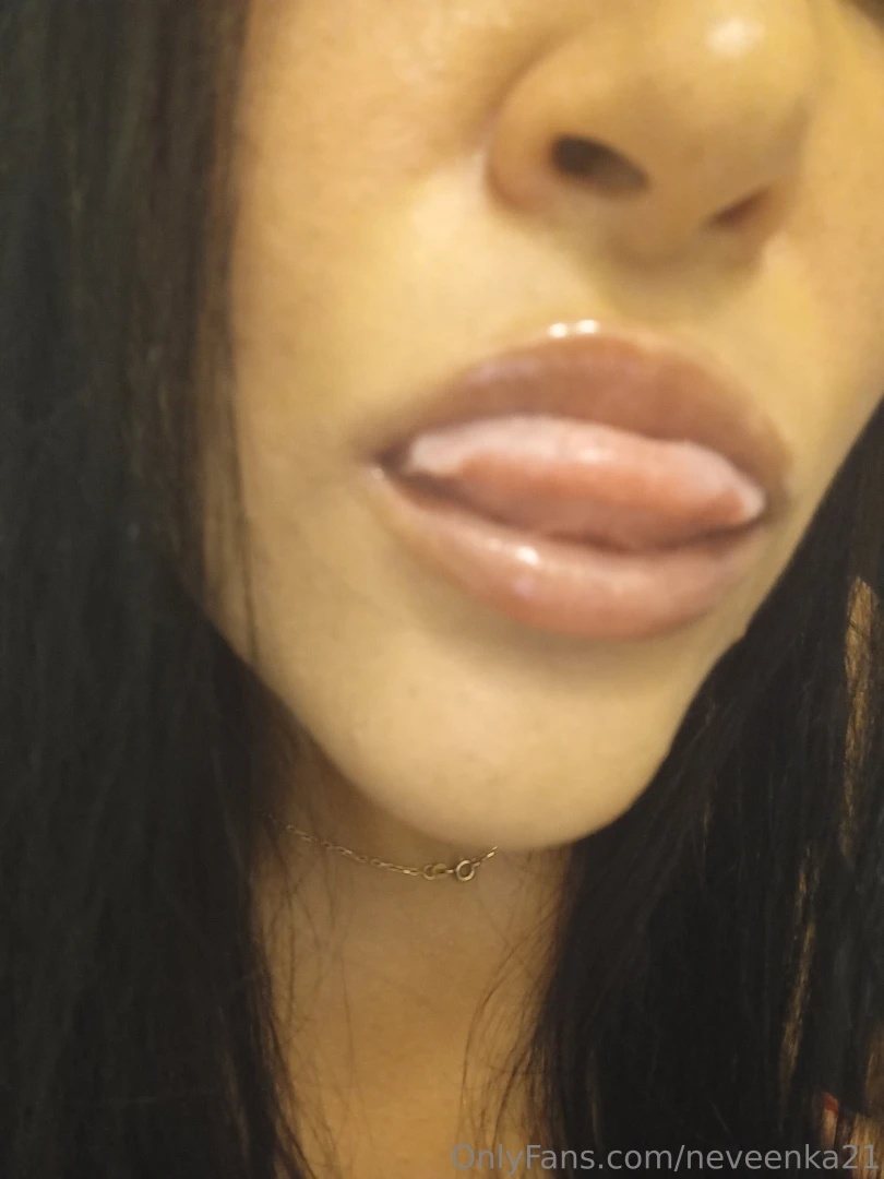 Do you like my lip moisturizer do you want to know what it tastes like 