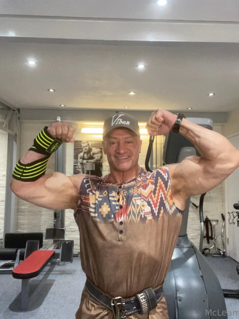 Finally back at it will now be posting regularly please let me know 